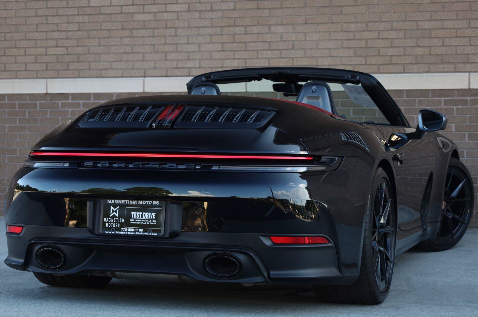 Used 2026 Porsche 911 Carrera T RWD image 18