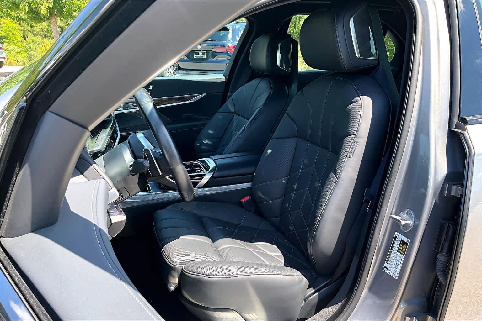 Certified 2025 BMW 740i RWD image 7