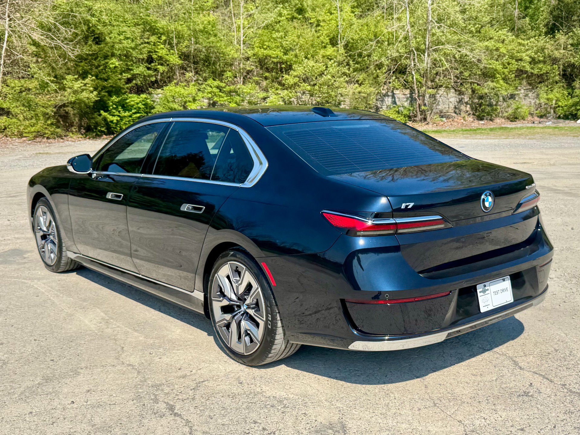 Used 2025 BMW i7 eDrive50 w/ Executive Package image 4