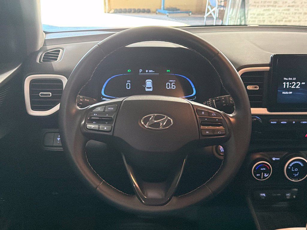 Certified 2024 Hyundai Venue Limited FWD image 18