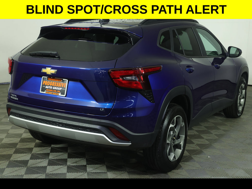 Certified 2024 Chevrolet Trax LT w/ Driver Confidence Package FWD image 8