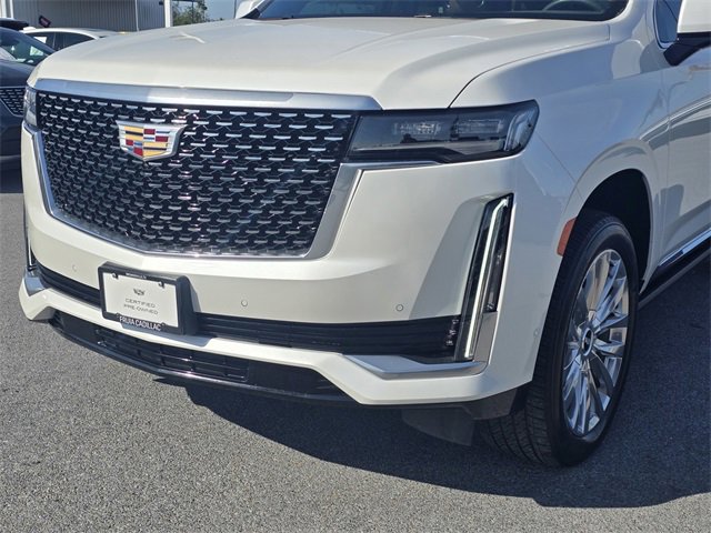 Used 2024 Cadillac Escalade Premium Luxury w/ Performance Package image 10