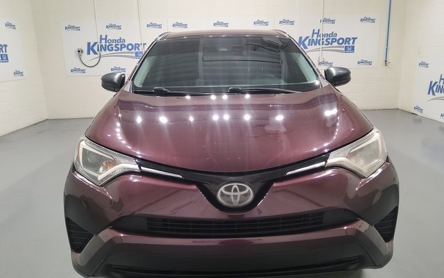 Used 2018 Toyota RAV4 LE image 7