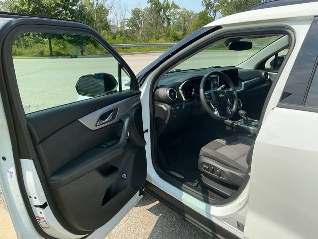 Used 2025 Chevrolet Blazer LT w/ Convenience Package AWD/4WD image 15