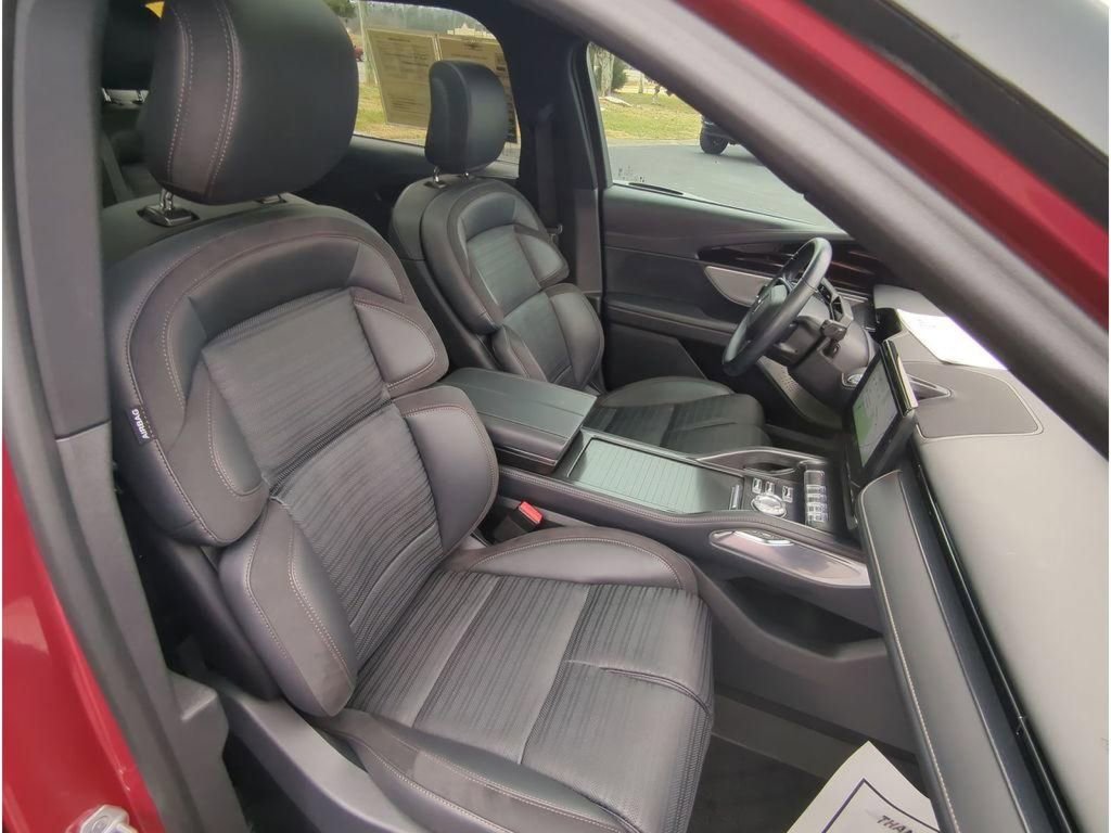 Used 2024 Lincoln Nautilus Reserve w/ Equipment Group 203A image 29