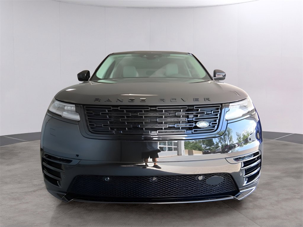 Used 2025 Land Rover Range Rover Velar Dynamic SE image 3