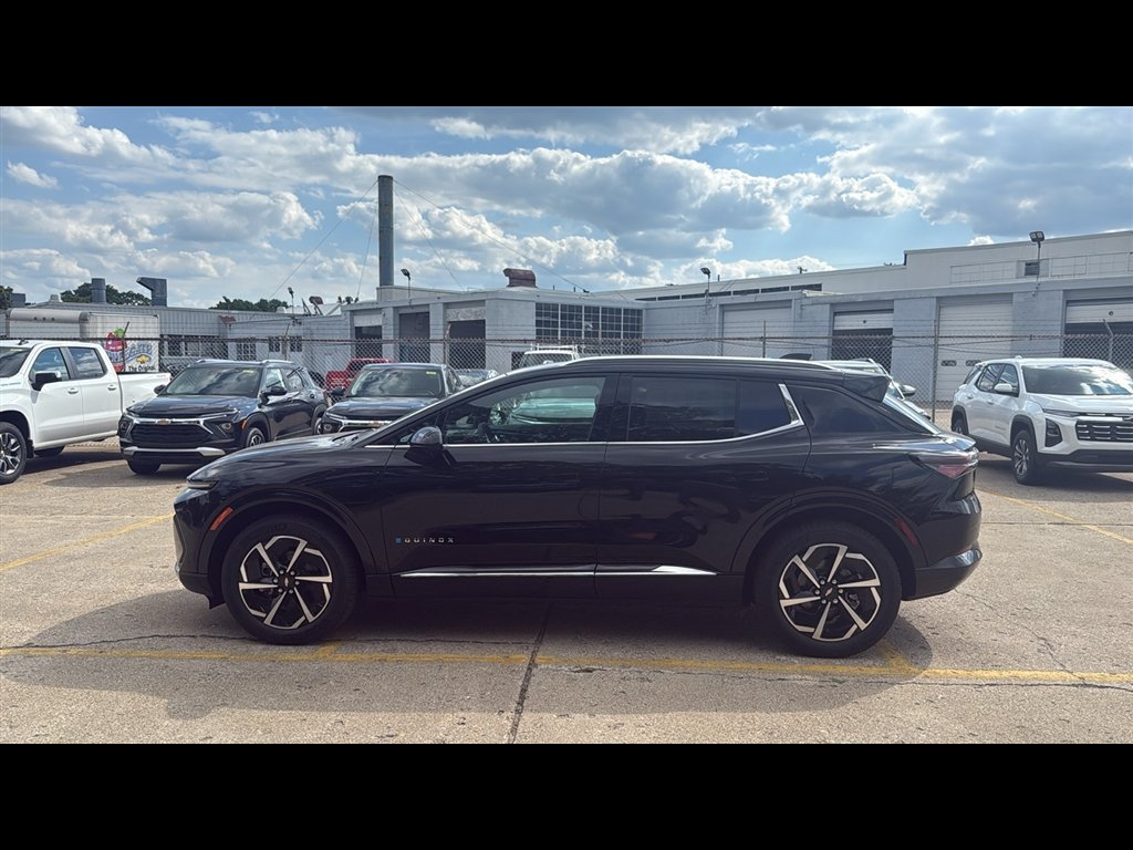 New 2025 Chevrolet Equinox EV LT FWD image 3