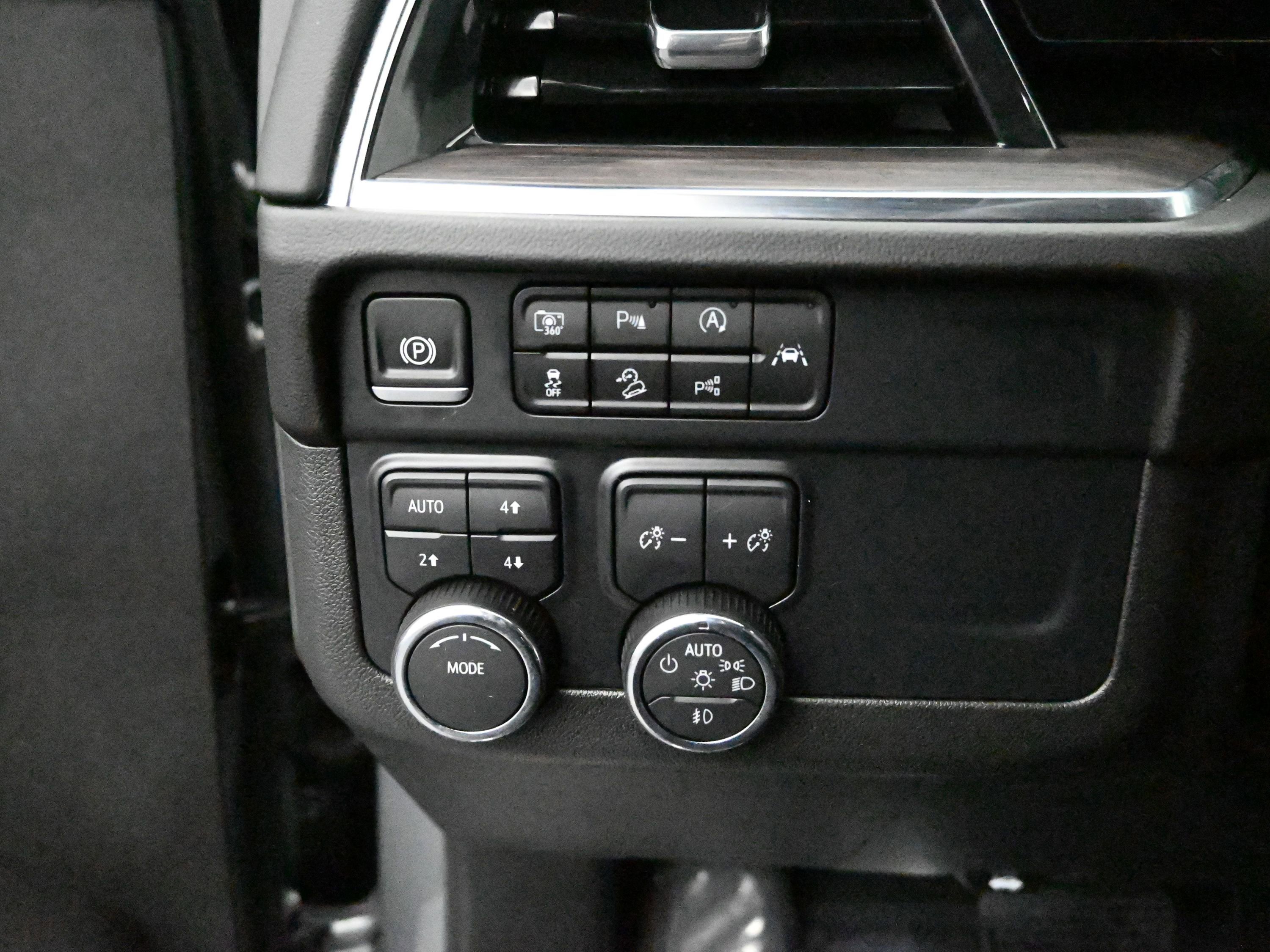 Certified 2025 Chevrolet Tahoe Z71 image 18