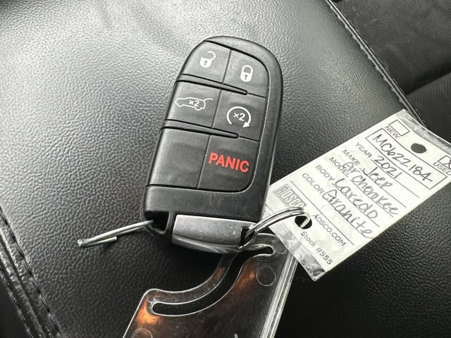Used 2021 Jeep Grand Cherokee Laredo X AWD/4WD image 2