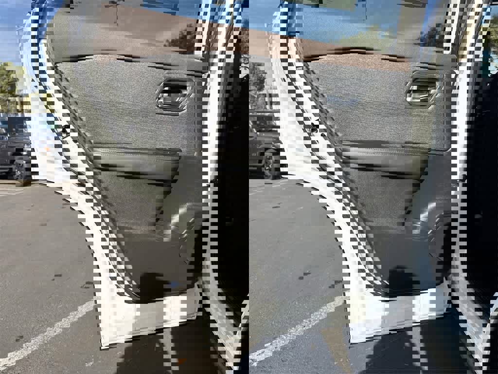 Used 2023 Nissan Rogue SV image 27