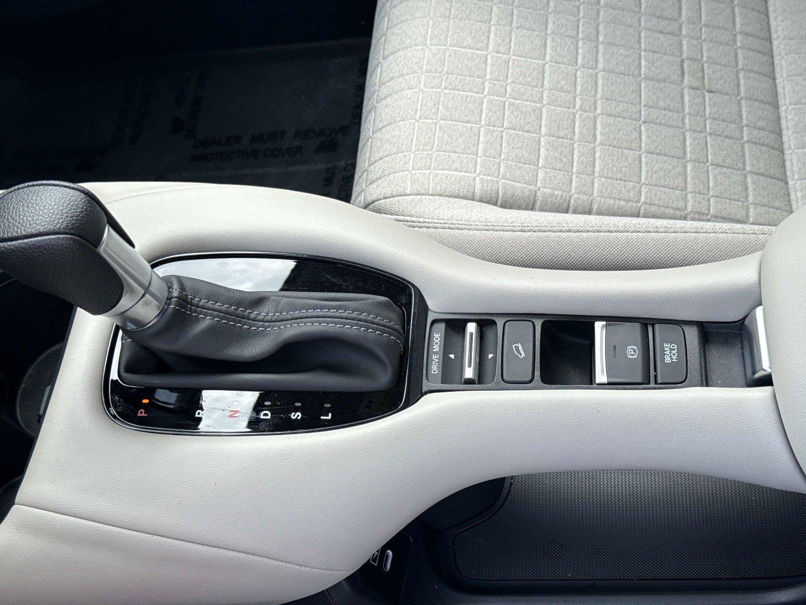 Certified 2026 Honda HR-V LX image 24