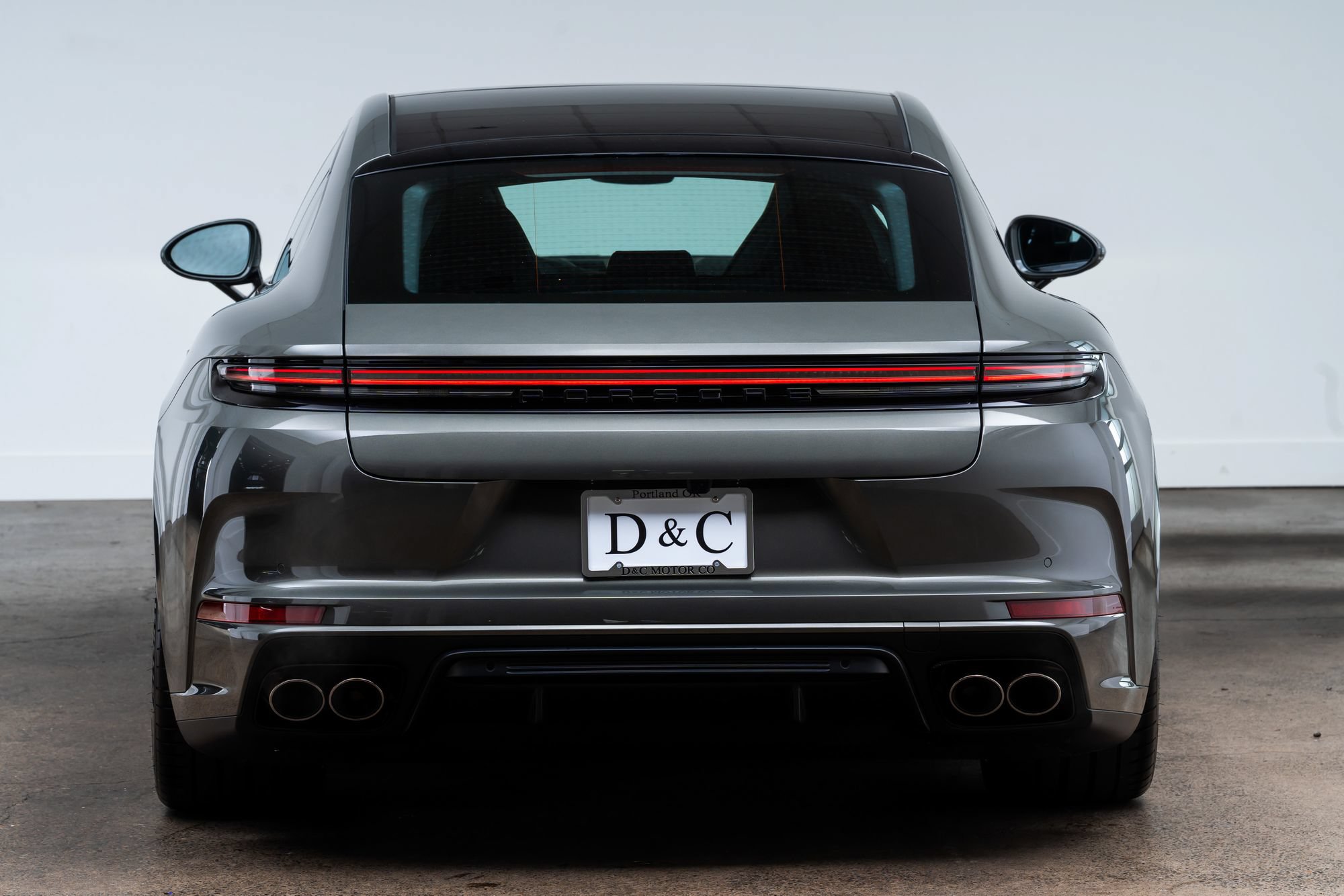 Used 2024 Porsche Panamera RWD image 7