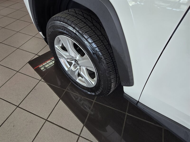 Used 2021 Toyota RAV4 XLE FWD image 34