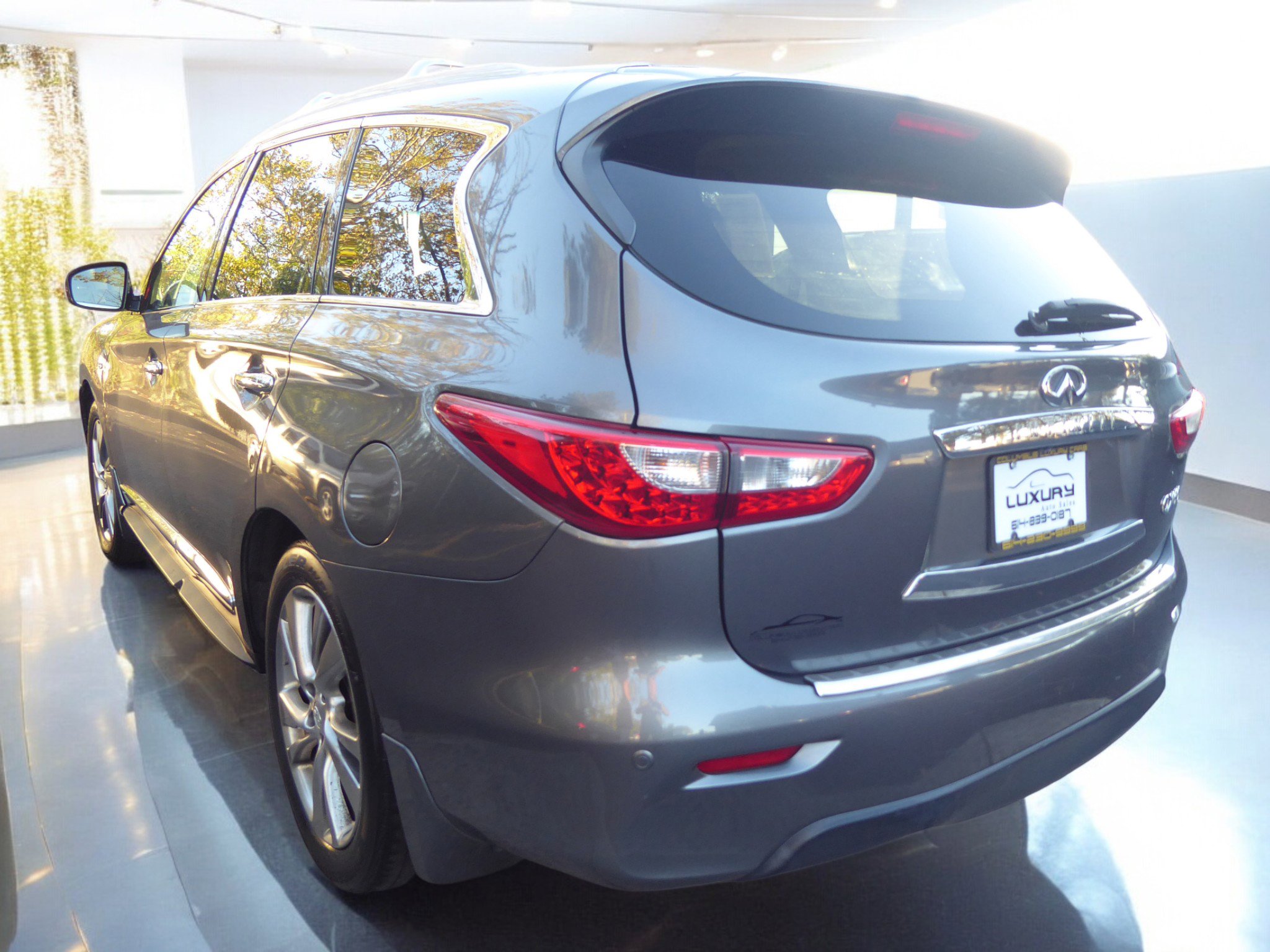 Used 2015 INFINITI QX60 AWD w/ Deluxe Touring Package image 7
