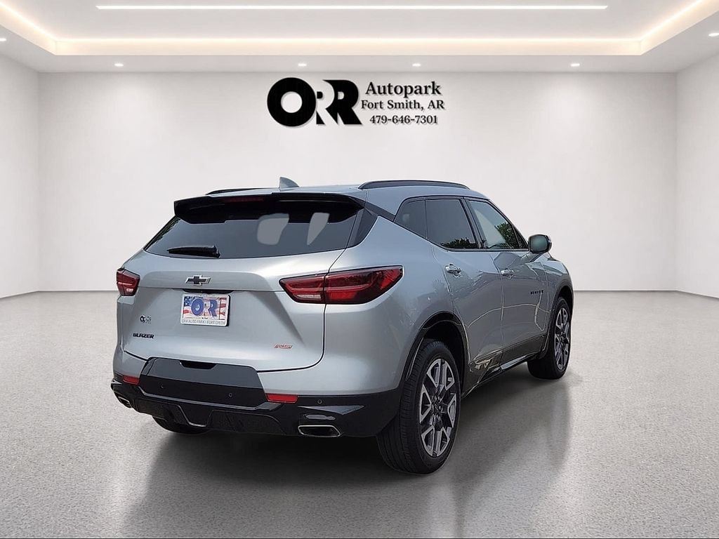 Used 2025 Chevrolet Blazer RS FWD image 5