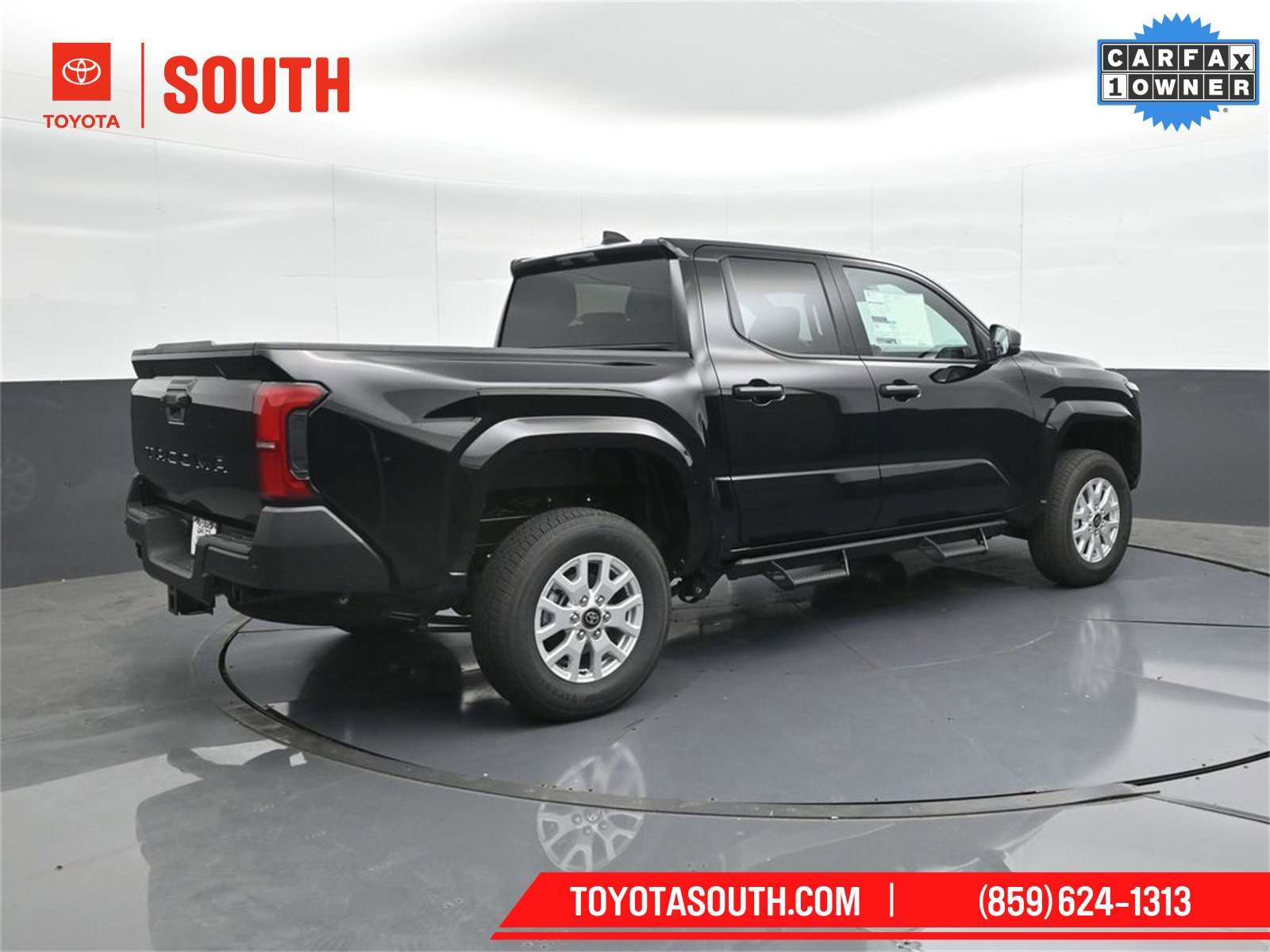 Used 2025 Toyota Tacoma SR w/ SR Upgrade Package image 2