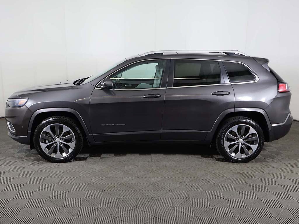 Used 2019 Jeep Cherokee Overland w/ Technology Group image 20