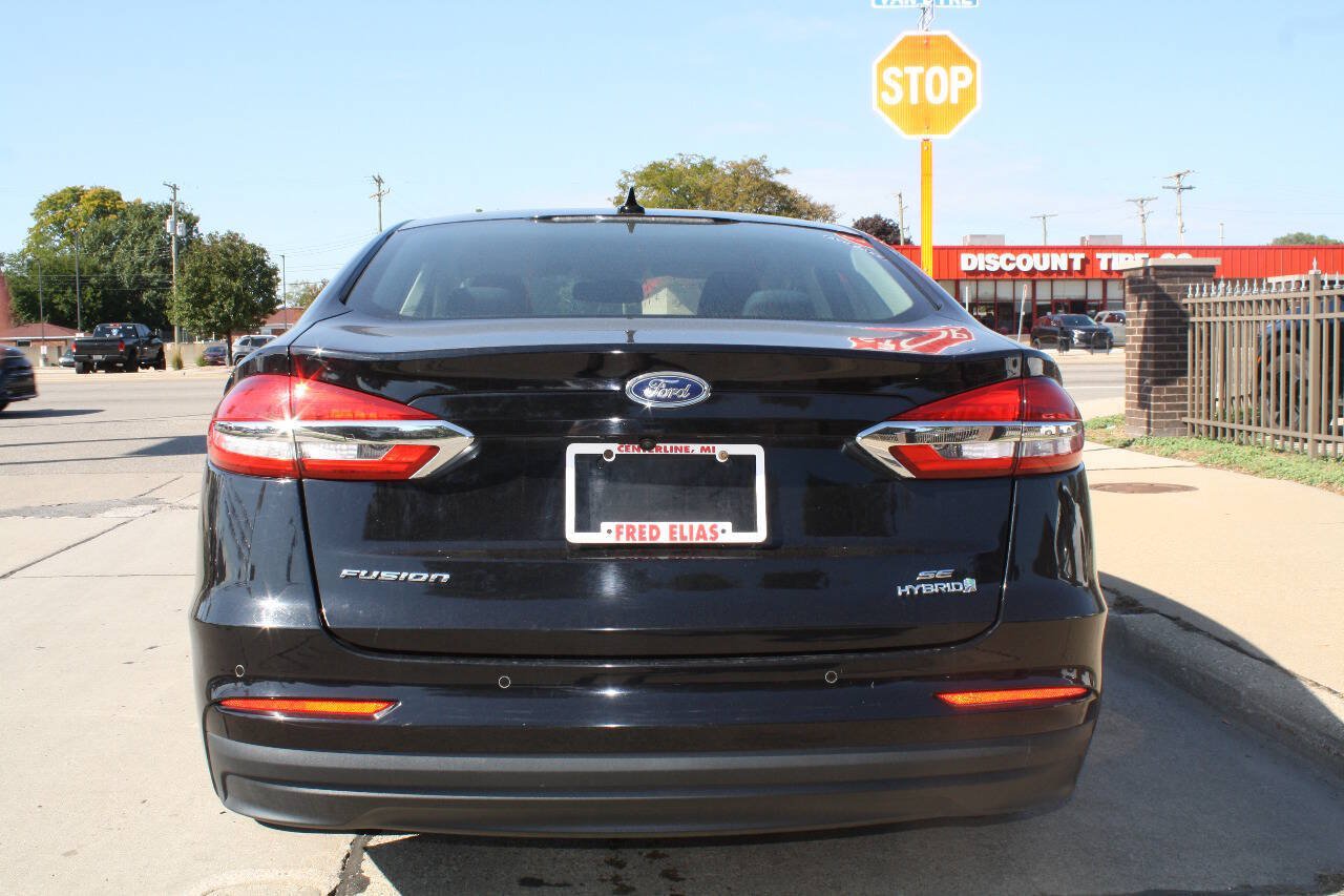Used 2019 Ford Fusion SE FWD image 5