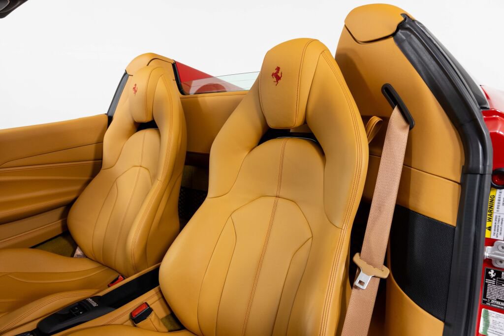 Used 2022 Ferrari F8 Tributo RWD image 34