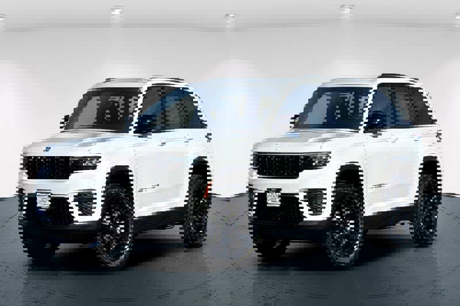 New 2025 Jeep Grand Cherokee Laredo