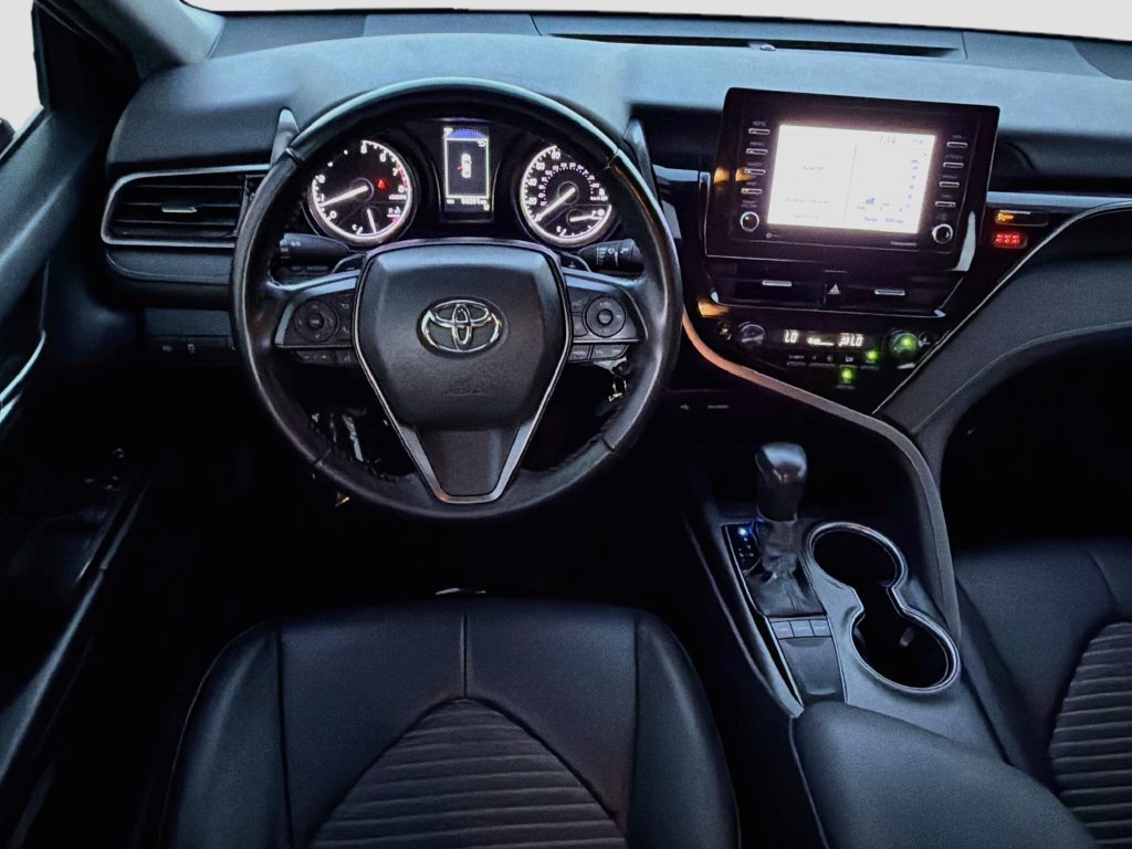Used 2022 Toyota Camry SE FWD image 16