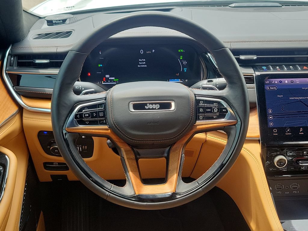 Used 2022 Jeep Grand Cherokee Summit AWD/4WD image 23