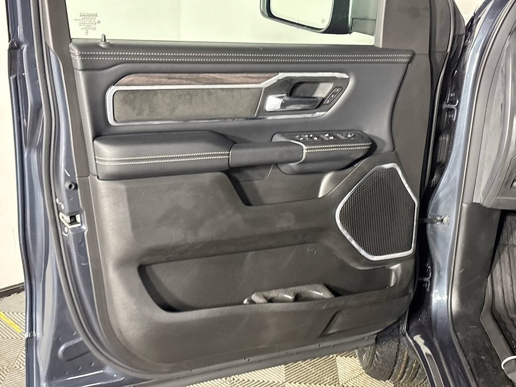 New 2026 RAM 1500 Laramie AWD/4WD image 10