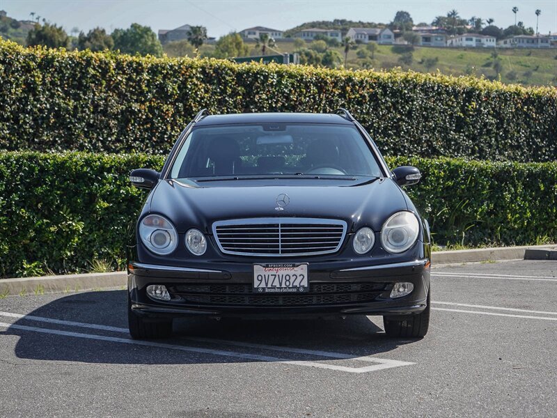 Used 2005 Mercedes-Benz E 500 4MATIC Wagon w/ Premium Pkg image 2