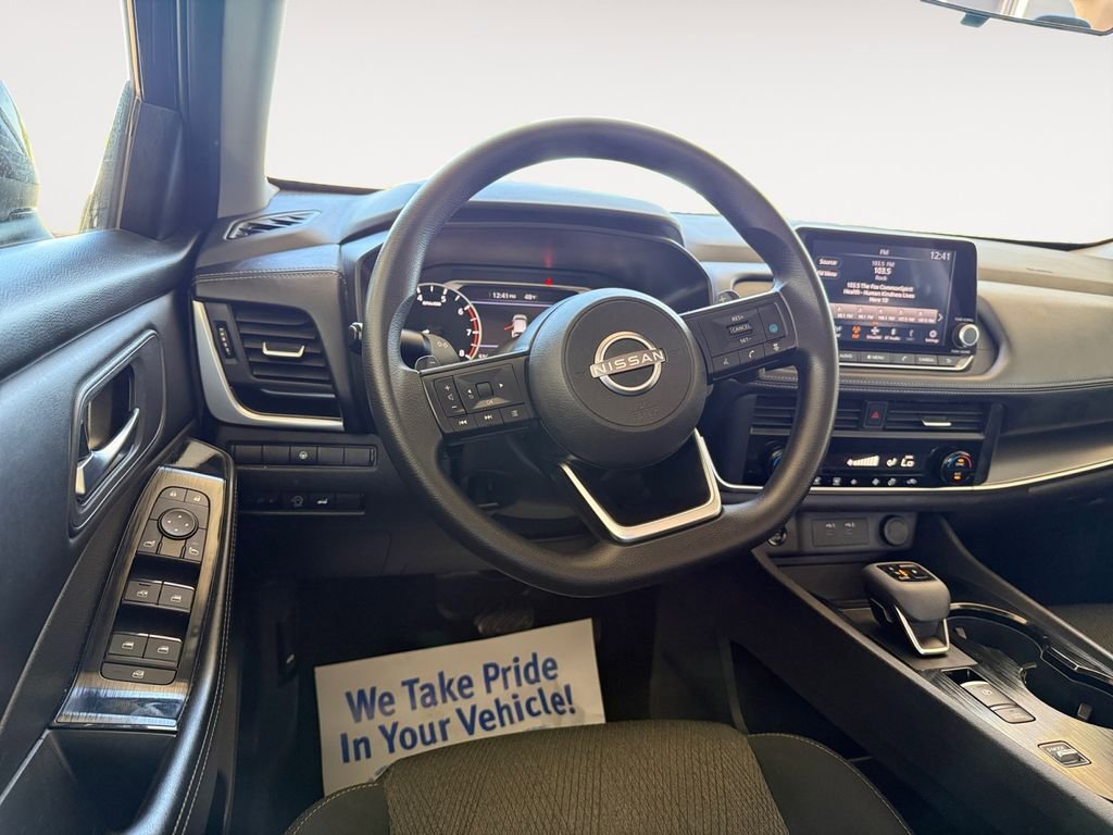 Used 2024 Nissan Rogue SV FWD image 12