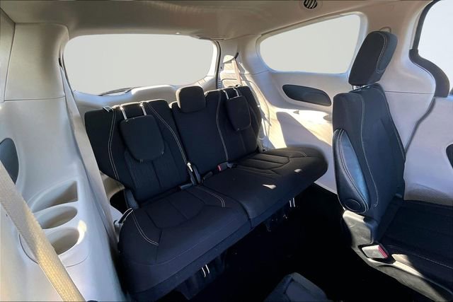 Used 2024 Chrysler Voyager LX image 26