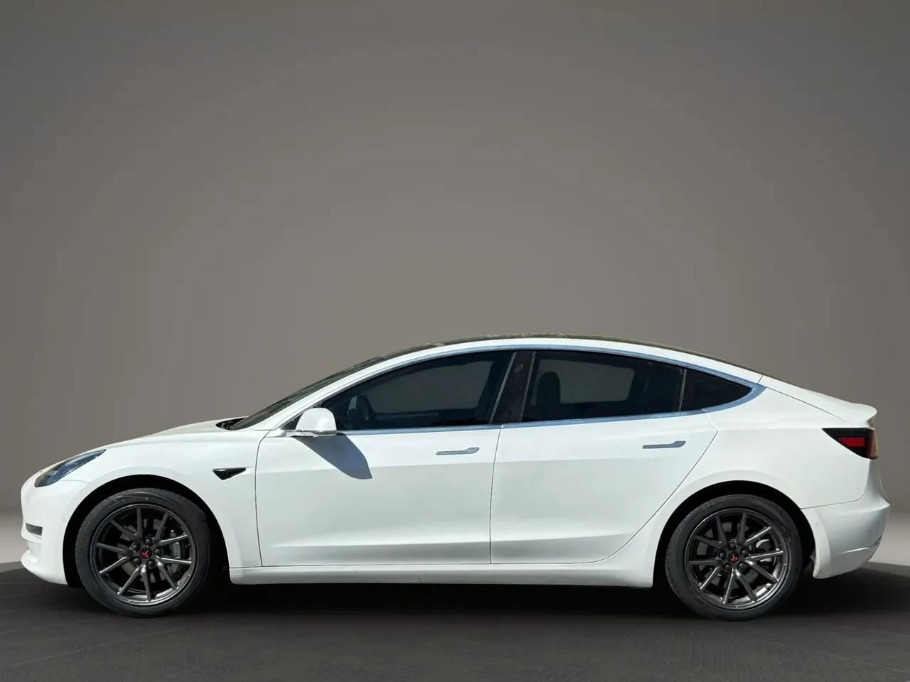 Used 2020 Tesla Model 3 image 8