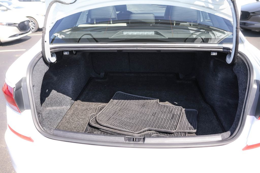 Used 2021 Volkswagen Passat 2.0T R-Line image 26