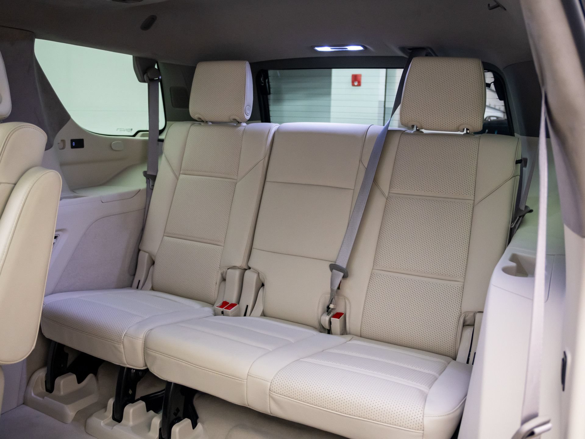 Used 2024 Cadillac Escalade Sport Platinum w/ LPO, ONYX Package AWD/4WD image 20