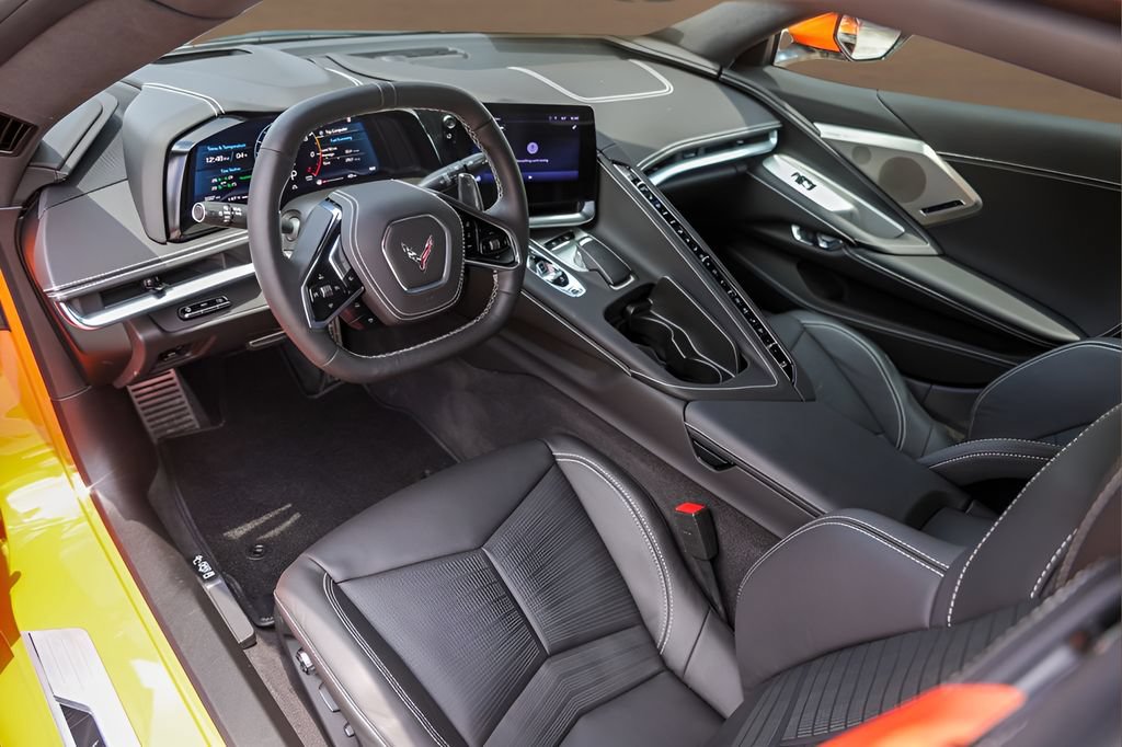 Used 2024 Chevrolet Corvette Stingray Premium Cpe w/ Battery Protection Package RWD image 10