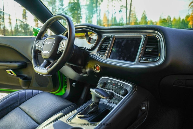 Used 2017 Dodge Challenger SRT Hellcat image 25