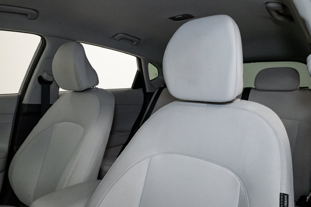 Used 2025 Hyundai Kona SEL FWD image 9