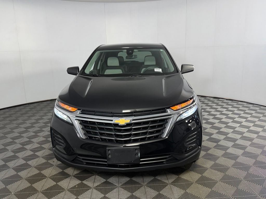 Used 2023 Chevrolet Equinox LS w/ LS Convenience Package FWD image 3