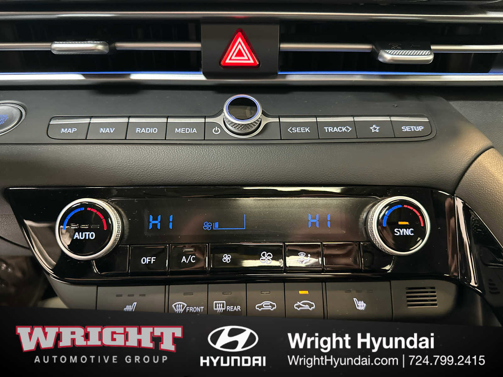 Certified 2025 Hyundai Elantra SEL FWD image 28