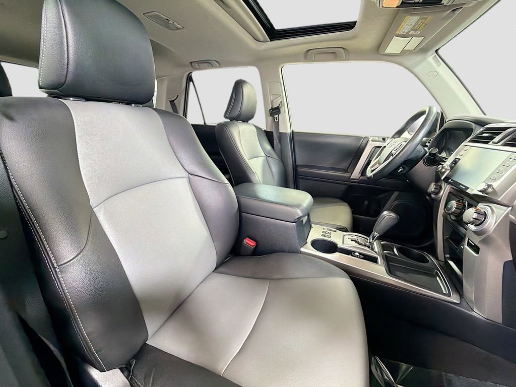 Used 2023 Toyota 4Runner SR5 Premium w/ Moonroof Package RWD image 31