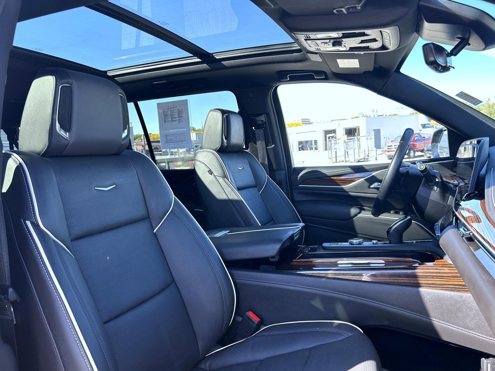 Certified 2024 Cadillac Escalade ESV Premium Luxury w/ Performance Package image 19