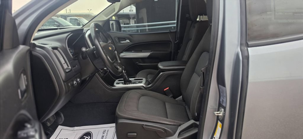 Used 2022 Chevrolet Colorado LT AWD/4WD image 15