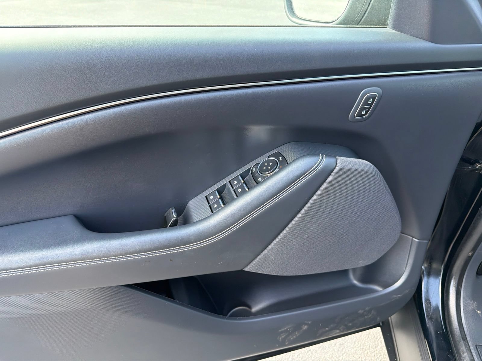 Used 2025 Ford Mustang Mach-E Select RWD image 19