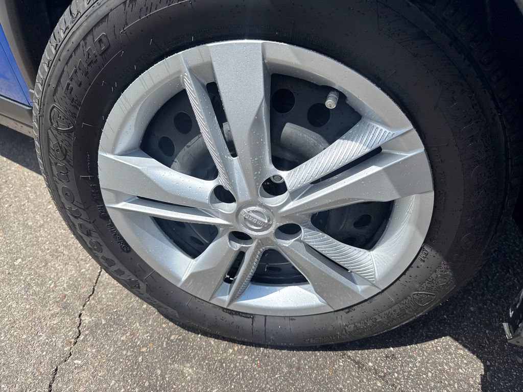 Used 2025 Nissan Kicks Play S FWD image 36