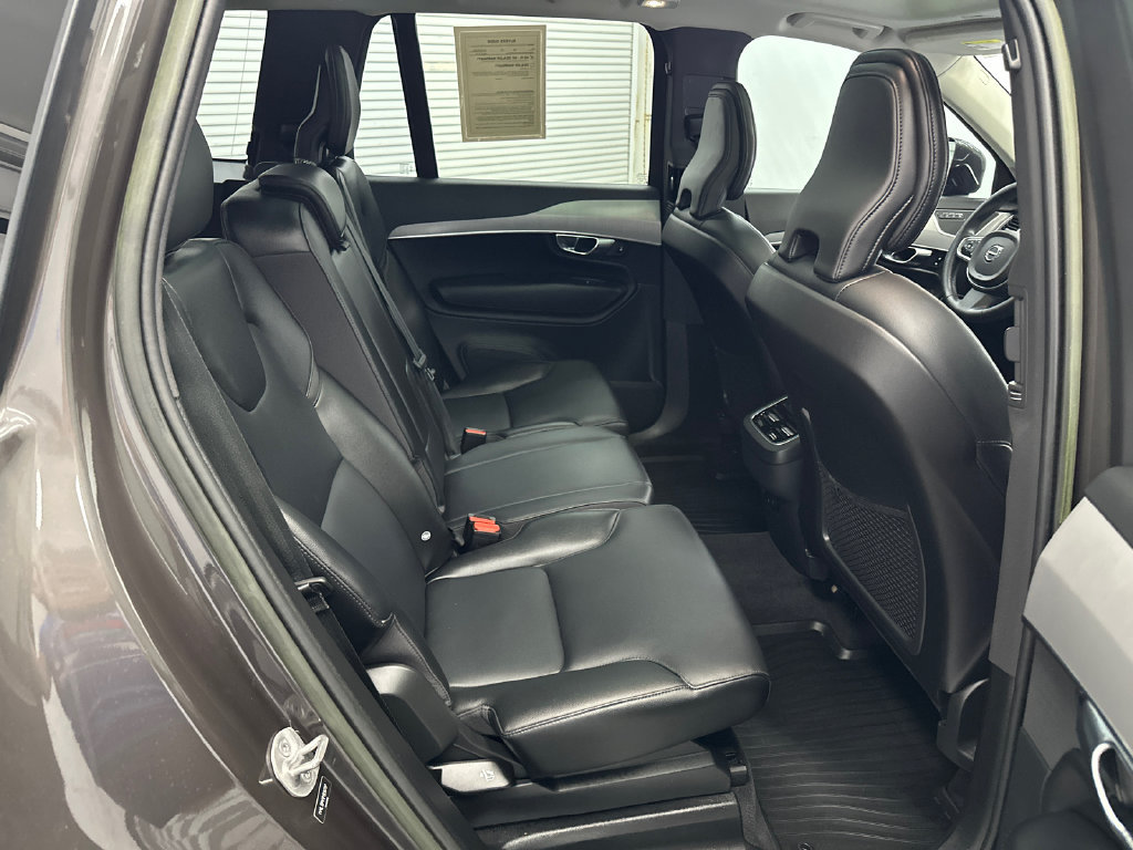 Used 2023 Volvo XC90 B5 Core w/ Protection Package Premier AWD/4WD image 17