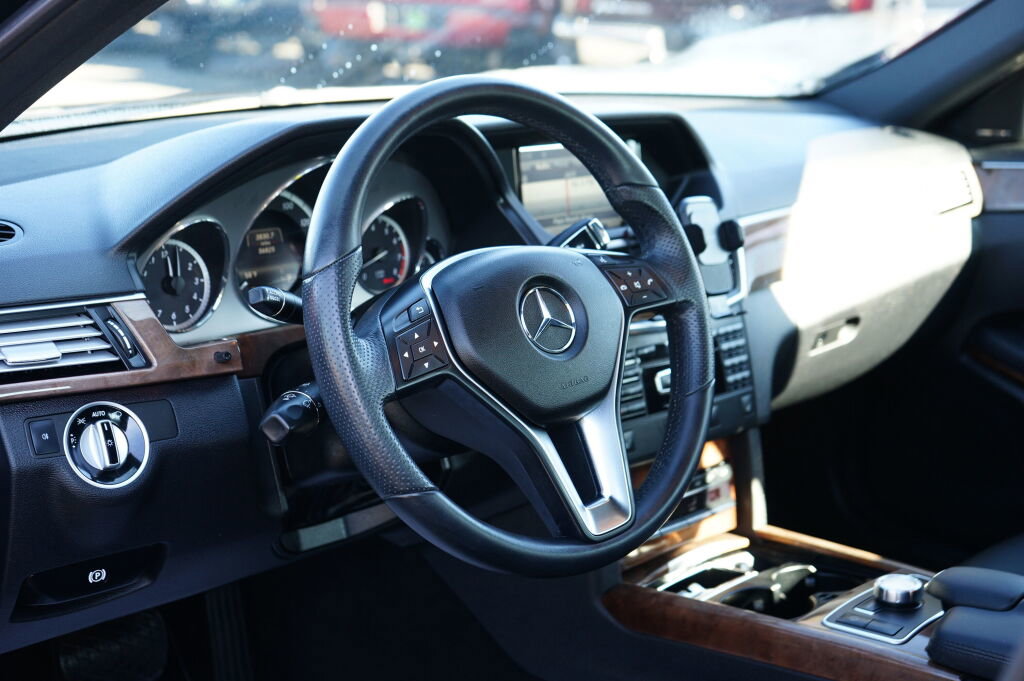 Used 2013 Mercedes-Benz E 350 Sedan image 10