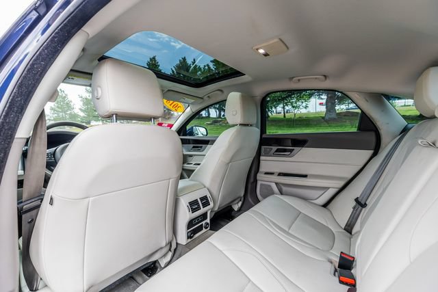 Used 2018 Jaguar XF Premium AWD/4WD image 12