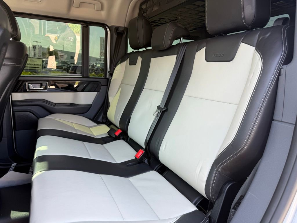 Used 2024 INEOS Grenadier AWD/4WD image 4