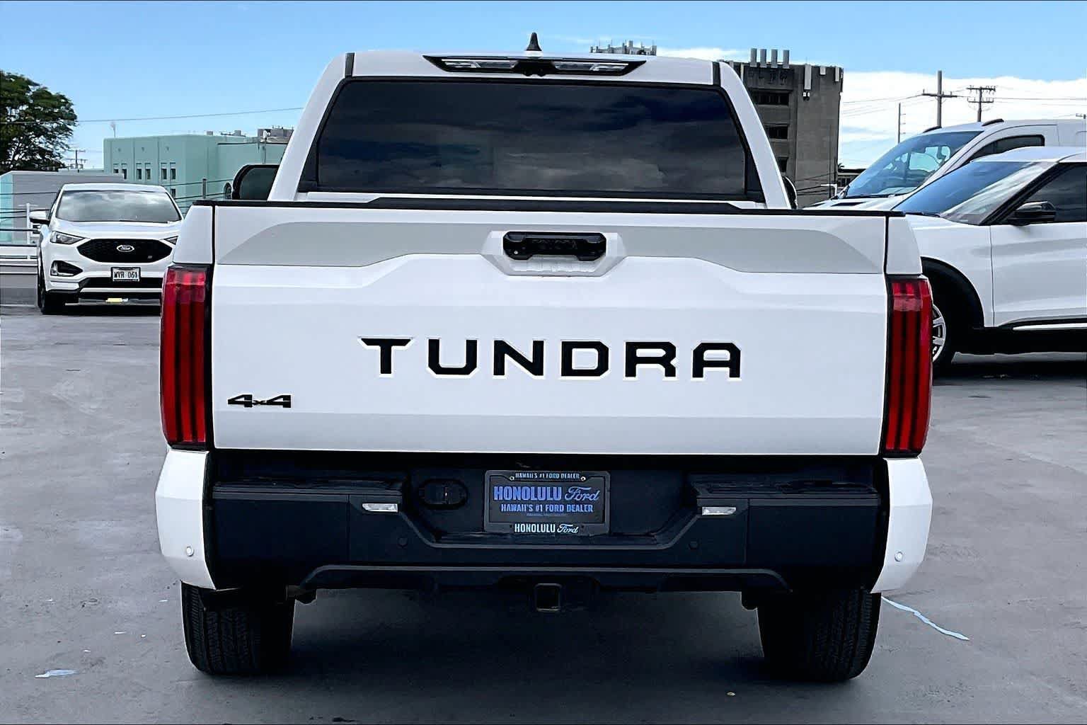 Used 2024 Toyota Tundra Limited AWD/4WD image 5
