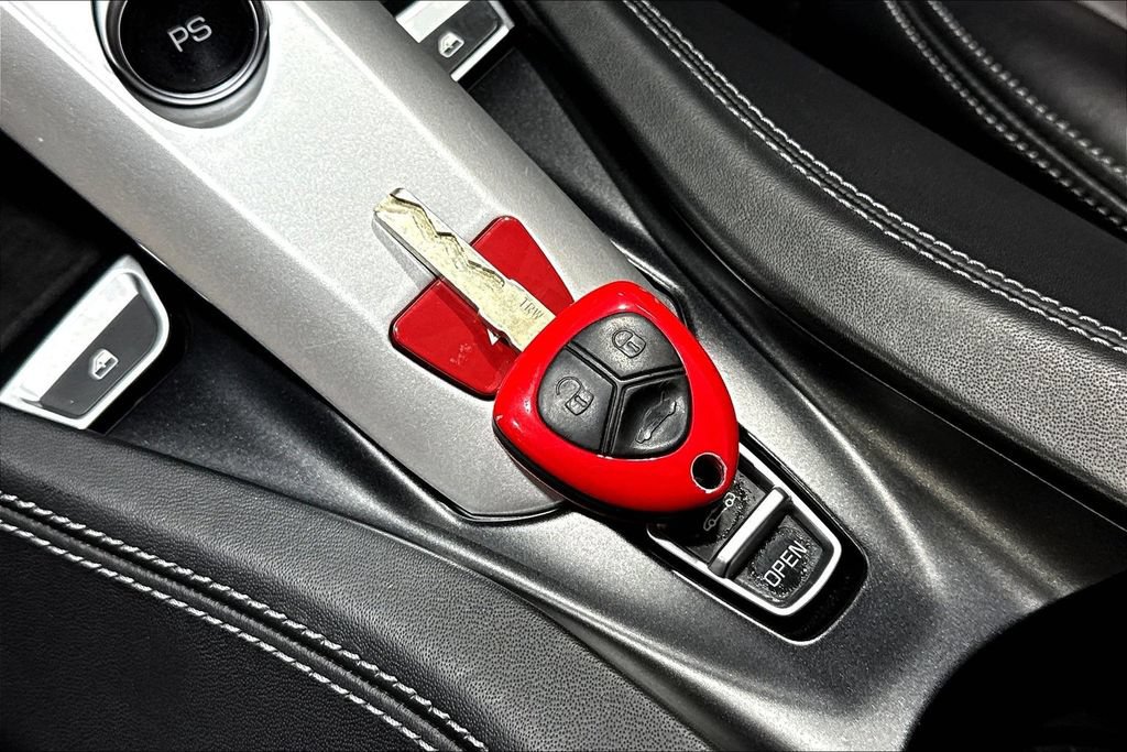 Used 2015 Ferrari California T RWD image 30