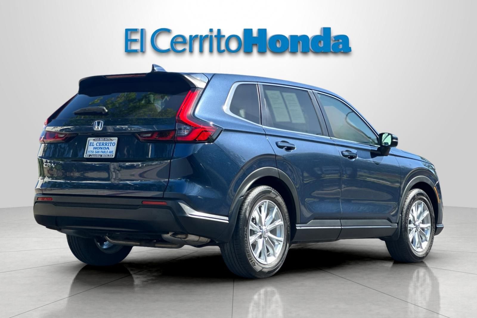 Used 2025 Honda CR-V EX image 3